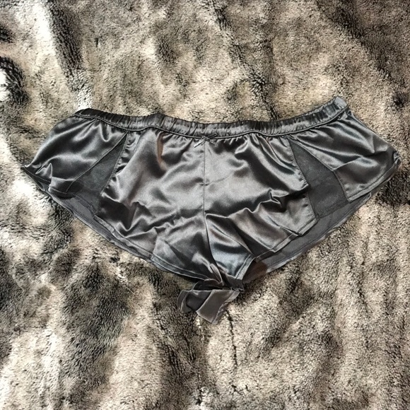 Black satin and tulle French panties mesh - Picture 5 of 7